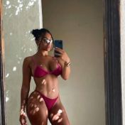 L&eacute;ana 01 Puy de Dôme escort