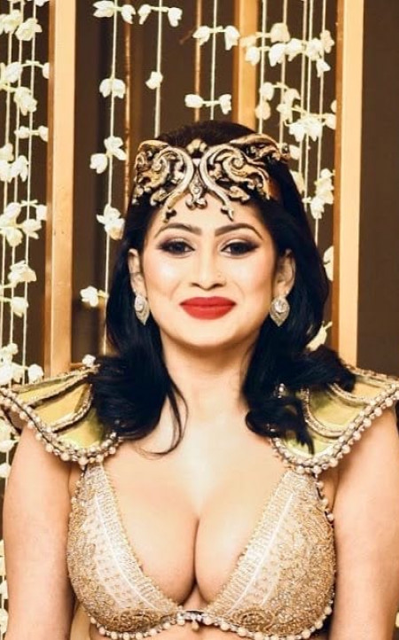 Piumi Colombo escort