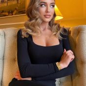 Nita London escort