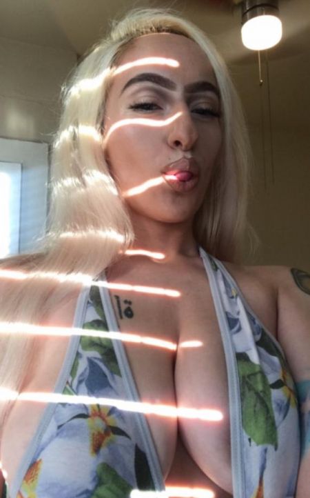 Natasha Central Greece escort