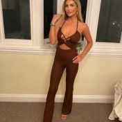 Tia Essex escort