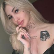 Polly Dubai escort