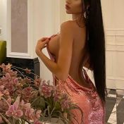 Annie Paris escort