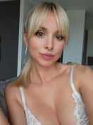 Julia Dubai escort