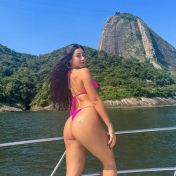 Leticia Paris escort