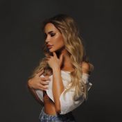 Alexandra Dubai escort