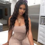 MISS JASMINE Abu Dhabi escort