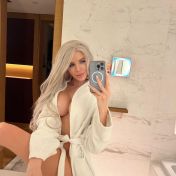 Vikki Dubai escort