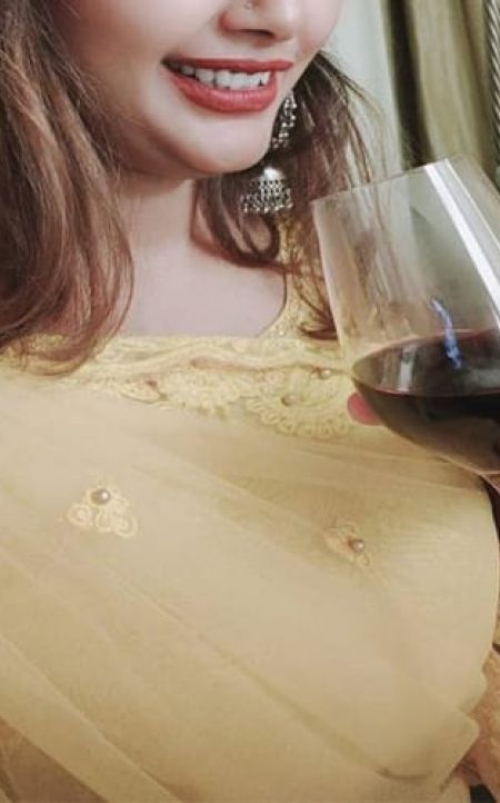 Himanshi Roy Mumbai escort