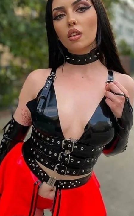 Mistress Lindsey Akron escort