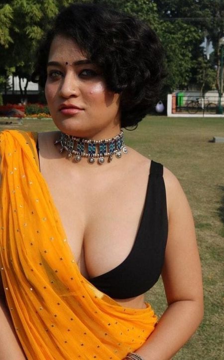 Dimple Delhi escort