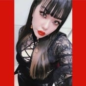 Sukie Akron escort