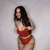 Zizi Cairo escort