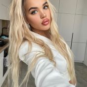 Karina Paris escort