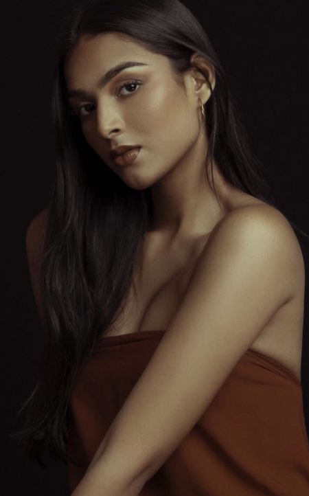 Tharindya Colombo escort