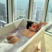 Daisy Paris escort
