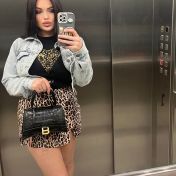 Daisy Paris escort