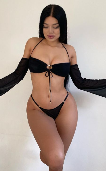 Violetta Paris escort