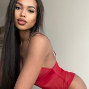 Gloria Paris escort