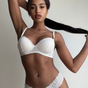 Gloria Paris escort