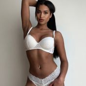 Gloria Paris escort