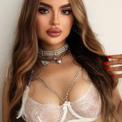Louise Dubai escort