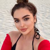 Louise Dubai escort