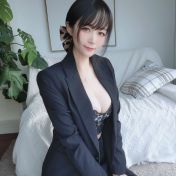 Abigail Khobar escort