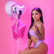 Martina Nassau escort