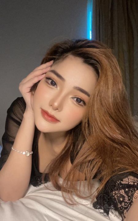 Andrea Top Escort Abu Dhabi escort