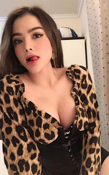 Elly Abu Dhabi escort