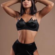 Naomi London escort