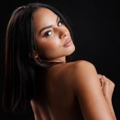 Naomi London escort