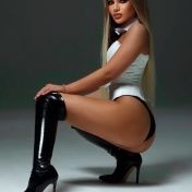 Nita Dubai escort