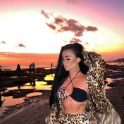 Elli London escort