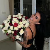 Elli London escort
