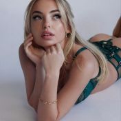 Anna D Berlin escort