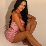 Muna Dubai escort