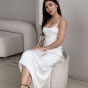 Alina London escort