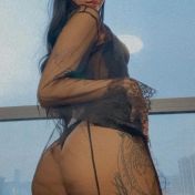 Martina Paris escort