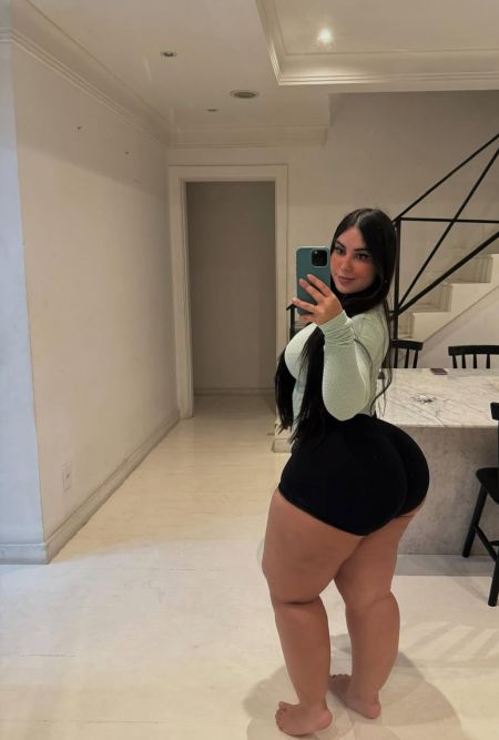 Jennie Chicago escort