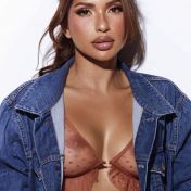 Penni Dubai escort