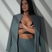 Aliya London escort