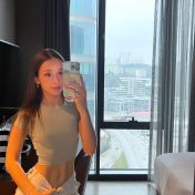 sarah Prague escort