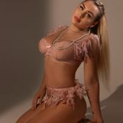 Maria Dubai escort