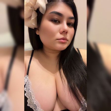 Lucy Khobar escort