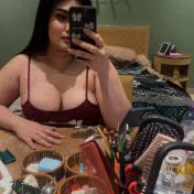 Lucy Manama escort