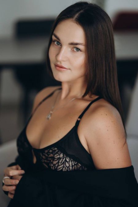 Maryam Dubai escort