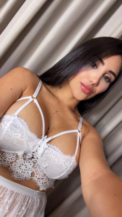 Amber Dubai escort
