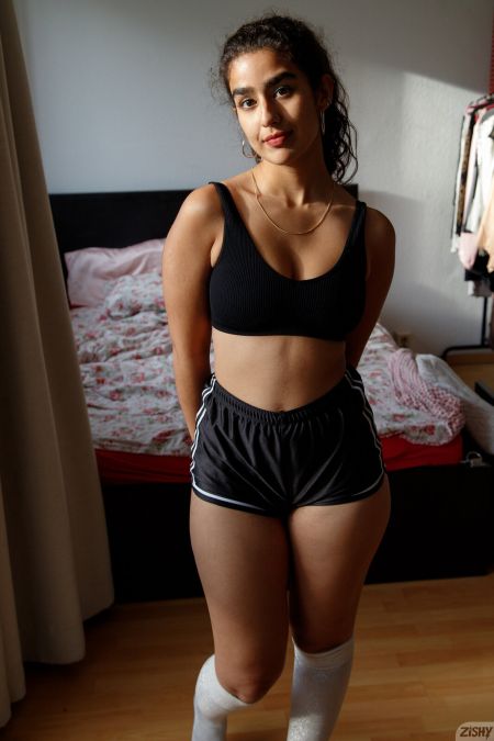 Ana Sindh escort